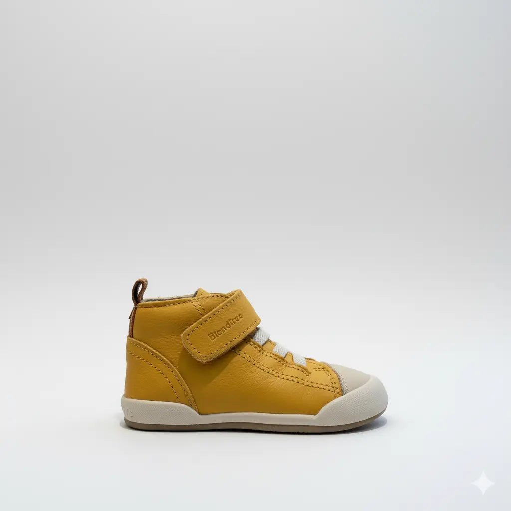 Blanditos Boston, sabata barefoot infantil per a primers passos amb velcro i sola flexible zero drop.