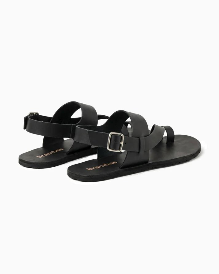 Brambas Goa Noir, sandàlia barefoot negra amb corretges ajustables i sola flexible minimalista.
