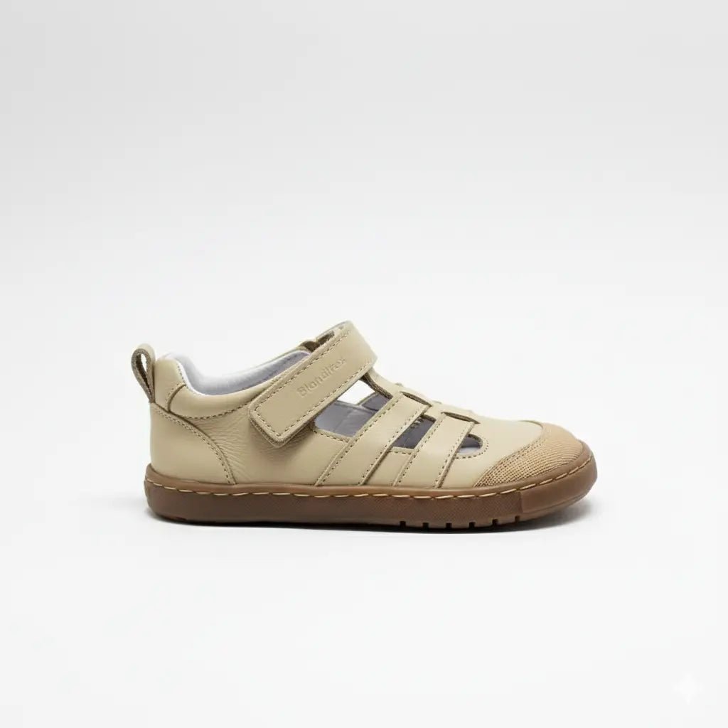Sandàlies Blanditos Milos amb pell natural, puntera protegida, velcro i sola flexible zero drop. Fresques i respectuoses.