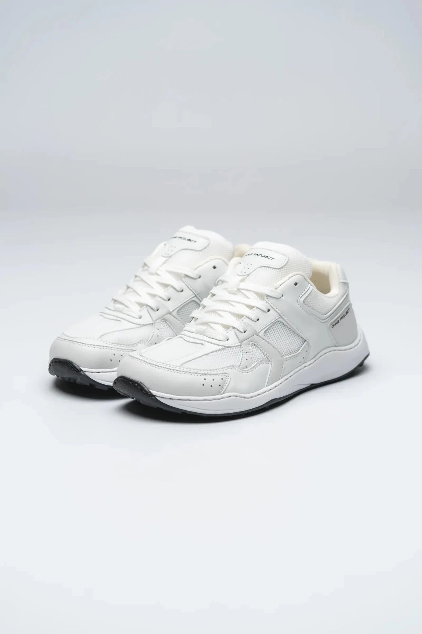 Retro Run Off White - Sapiens