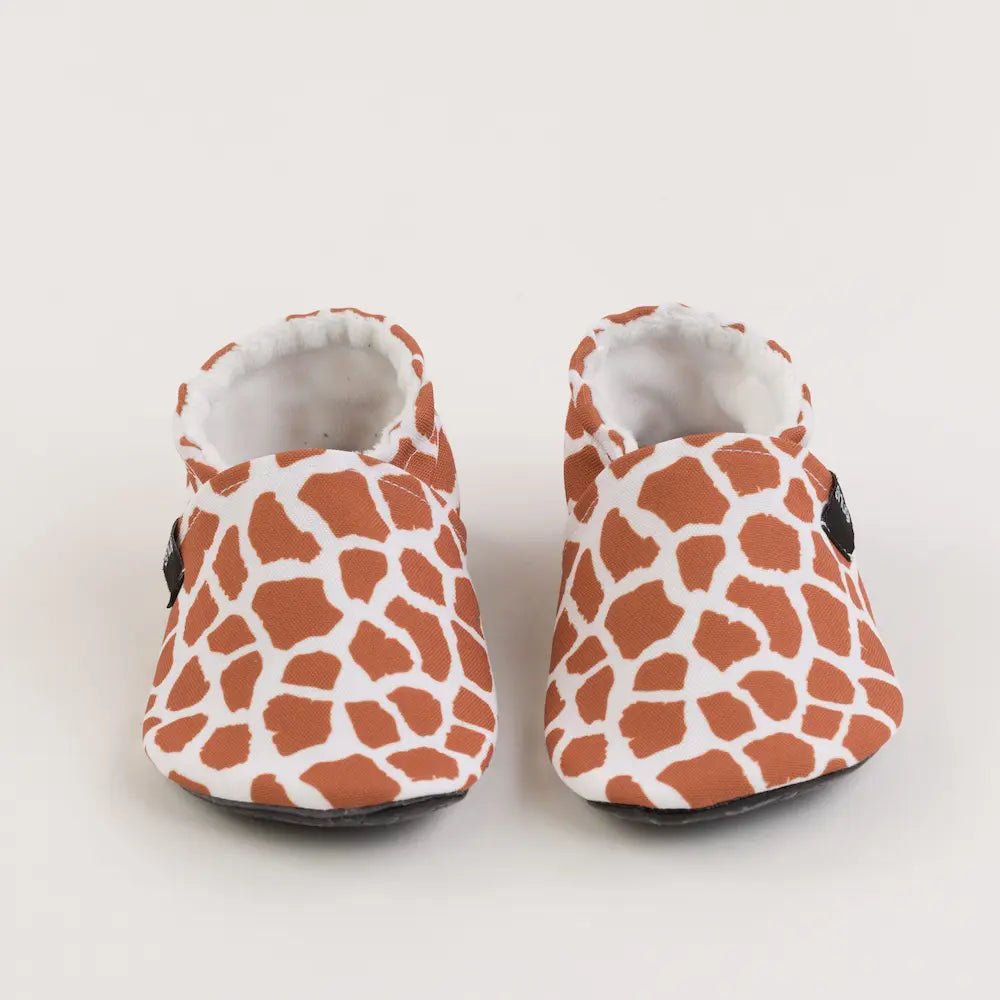 Snugi Slippers Adult, sabatilles barefoot d'interior amb puntera ampla i sola Toughtek flexible.
