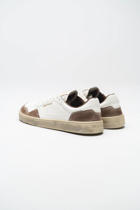 Ohne Project 080 Bark Suede, sneaker barefoot vegana blanca i marró amb sola flexible i estil retro.
