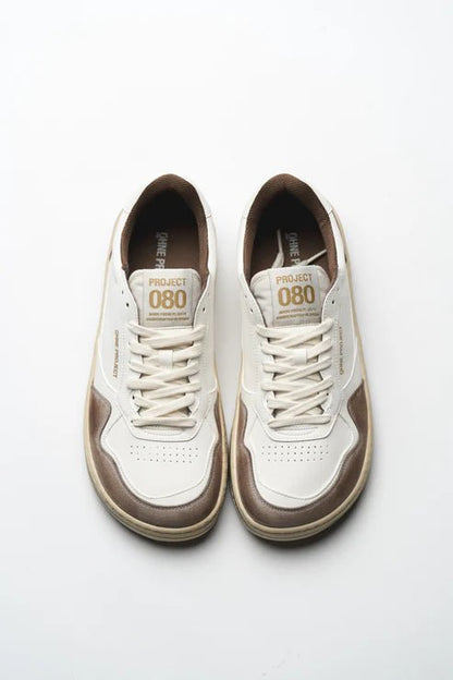 Ohne Project 080 Bark Suede, sneaker barefoot vegana blanca i marró amb sola flexible i estil retro.
