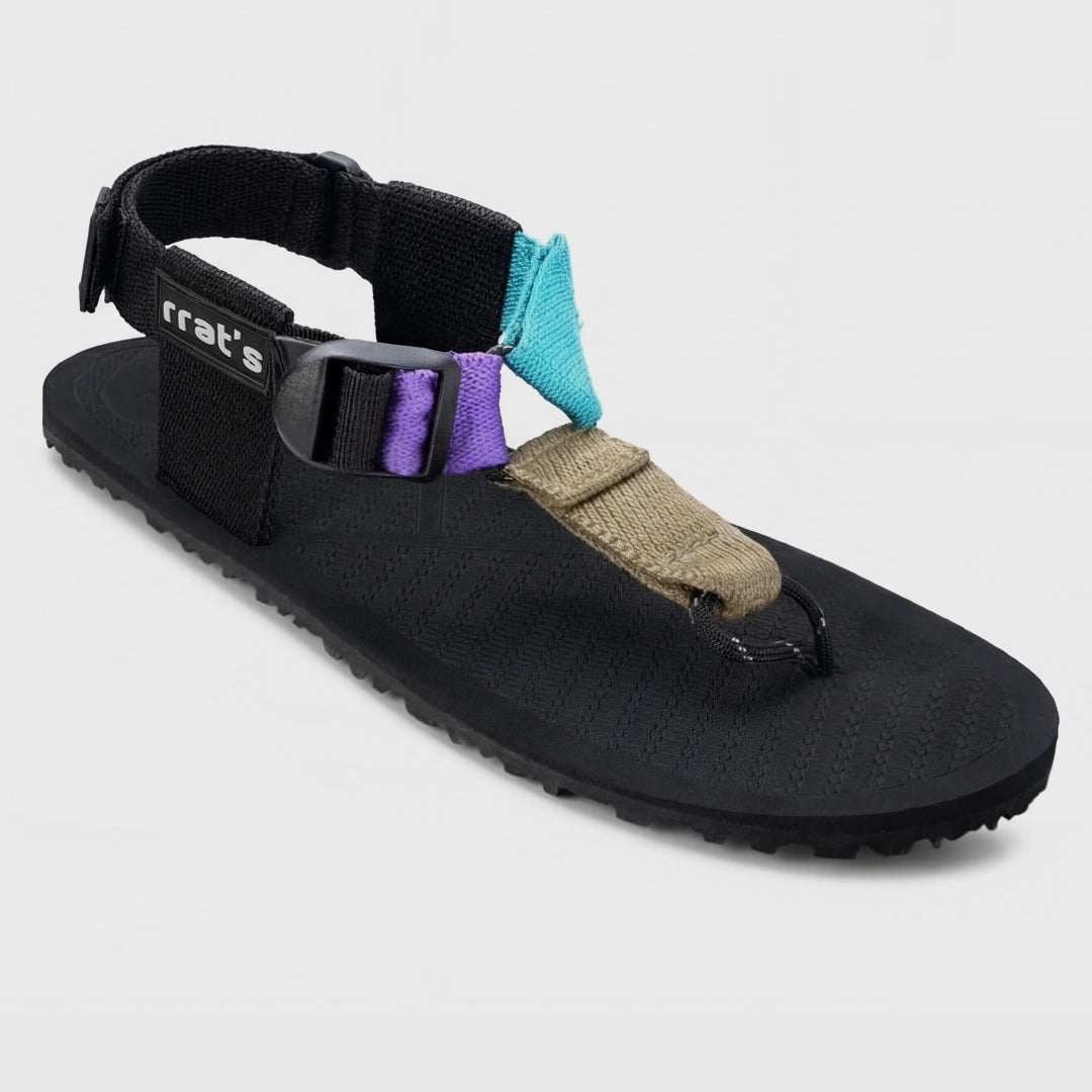 Sandàlies barefoot RRAT’s Y-Minimal amb sola Vibram flexible i disseny minimalista. Vista a 45 graus.