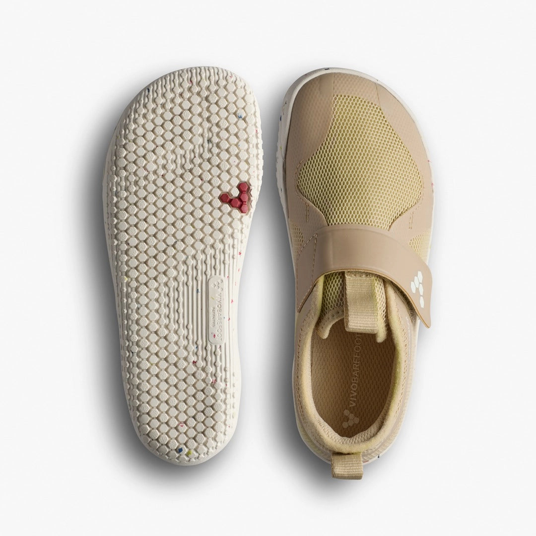 Vivobarefoot Primus Sport IV Preschool Stone, sabata barefoot infantil amb velcro, malla transpirable, puntera ampla i sola flexible.