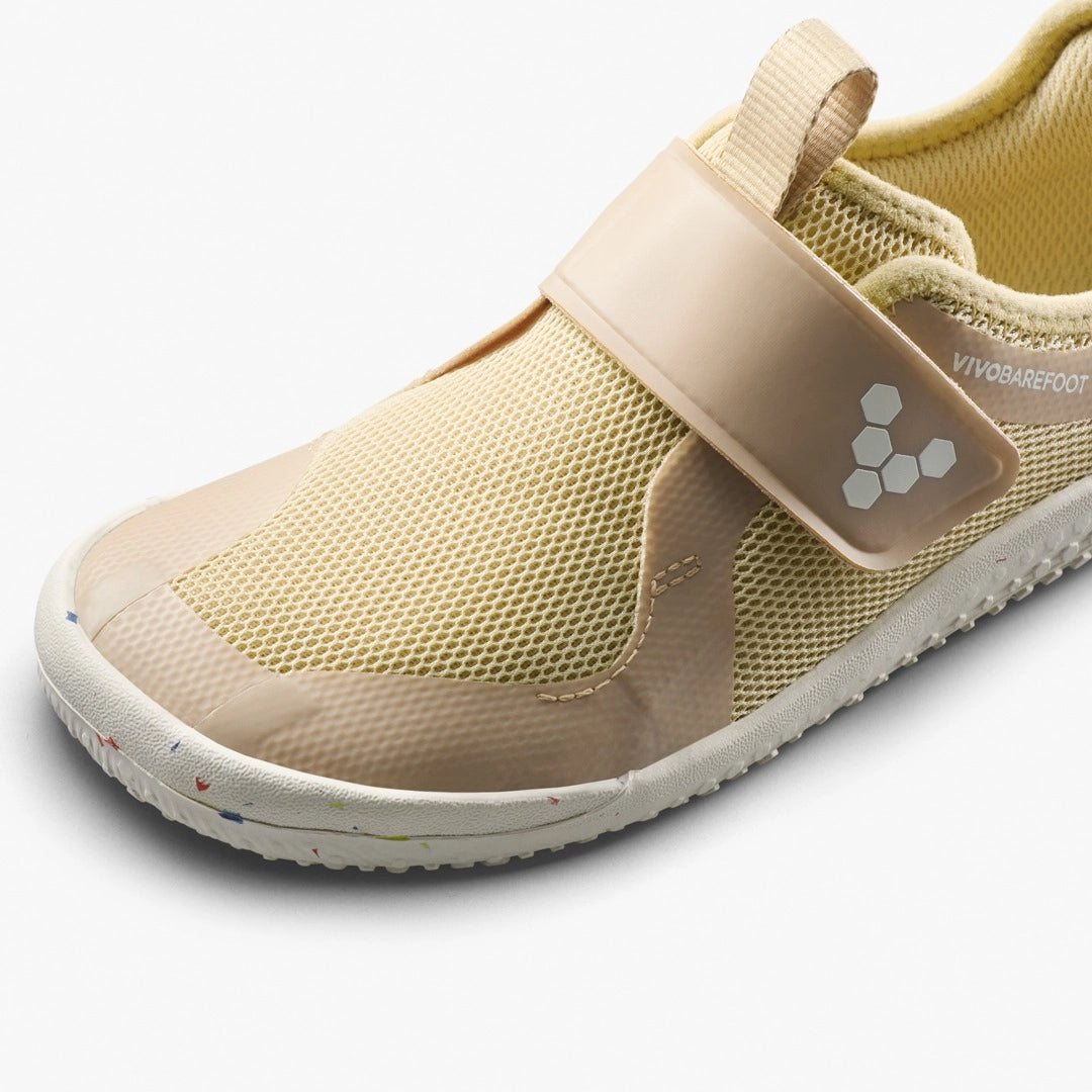 Vivobarefoot Primus Sport IV Preschool Stone, sabata barefoot infantil amb velcro, malla transpirable, puntera ampla i sola flexible.