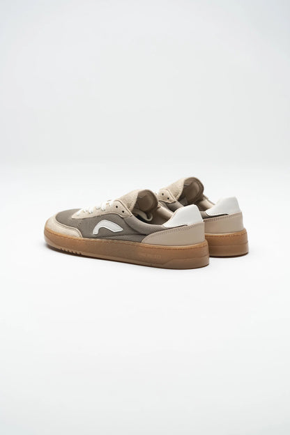 Ohne Project 060 Sneaker Taupe, sabata barefoot amb puntera ampla, sola flexible i disseny urbà minimalista.