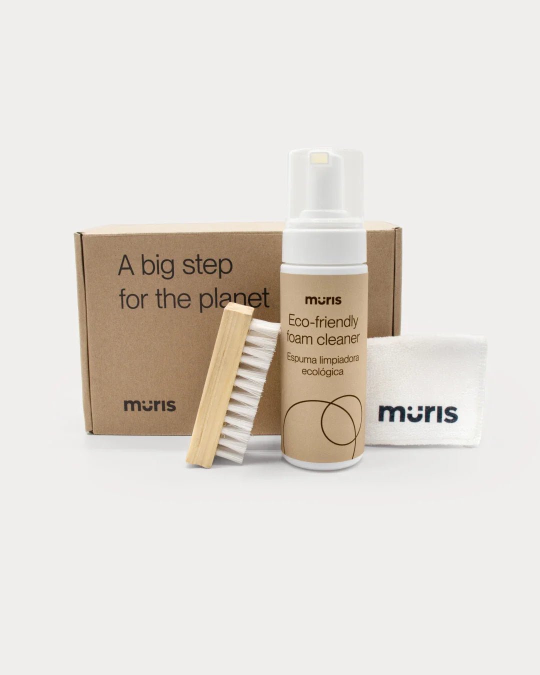 Muris Kit de neteja ecològic per a calçat barefoot amb escuma netejadora, raspall de fusta natural i drap de cotó orgànic.