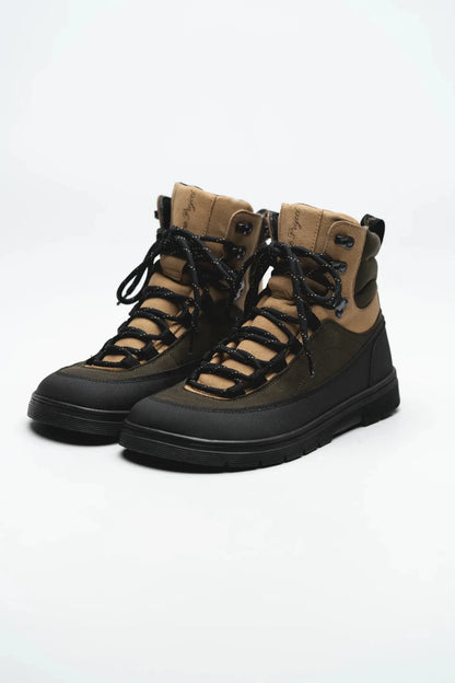 Ohne Project Nomad Earth, bota barefoot vegana d'estil outdoor amb puntera ampla, sola flexible i disseny inspirat en la muntanya.