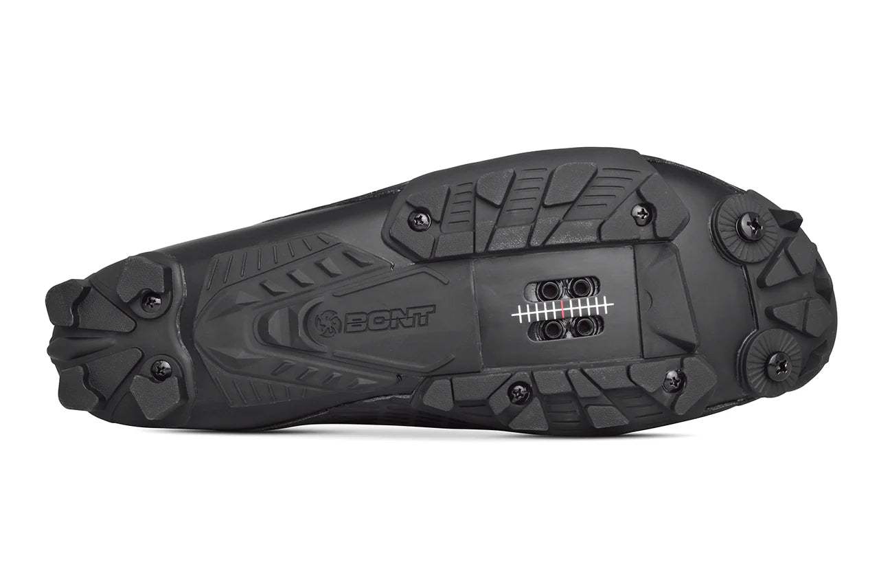 Bont Riot MTB+ BOA negra amb carboni compost, ajust BOA i sola amb tacs per MTB i gravel.
